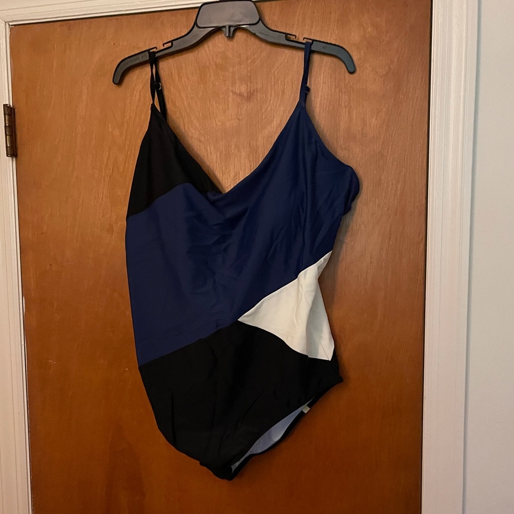 Summersault Marina Bathingsuit NWT sz 22